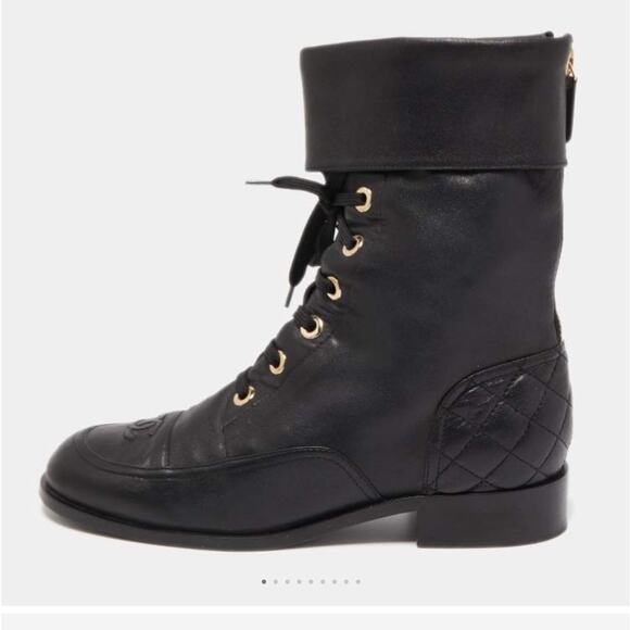 CHANEL black quilted leather cc combat boots Size 39.5 New in box - Picture 1 of 12
